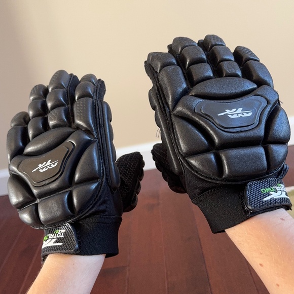 TK Total Two 2.1 Indoor Field Hockey Gloves Left & Right Hand - Picture 3 of 6